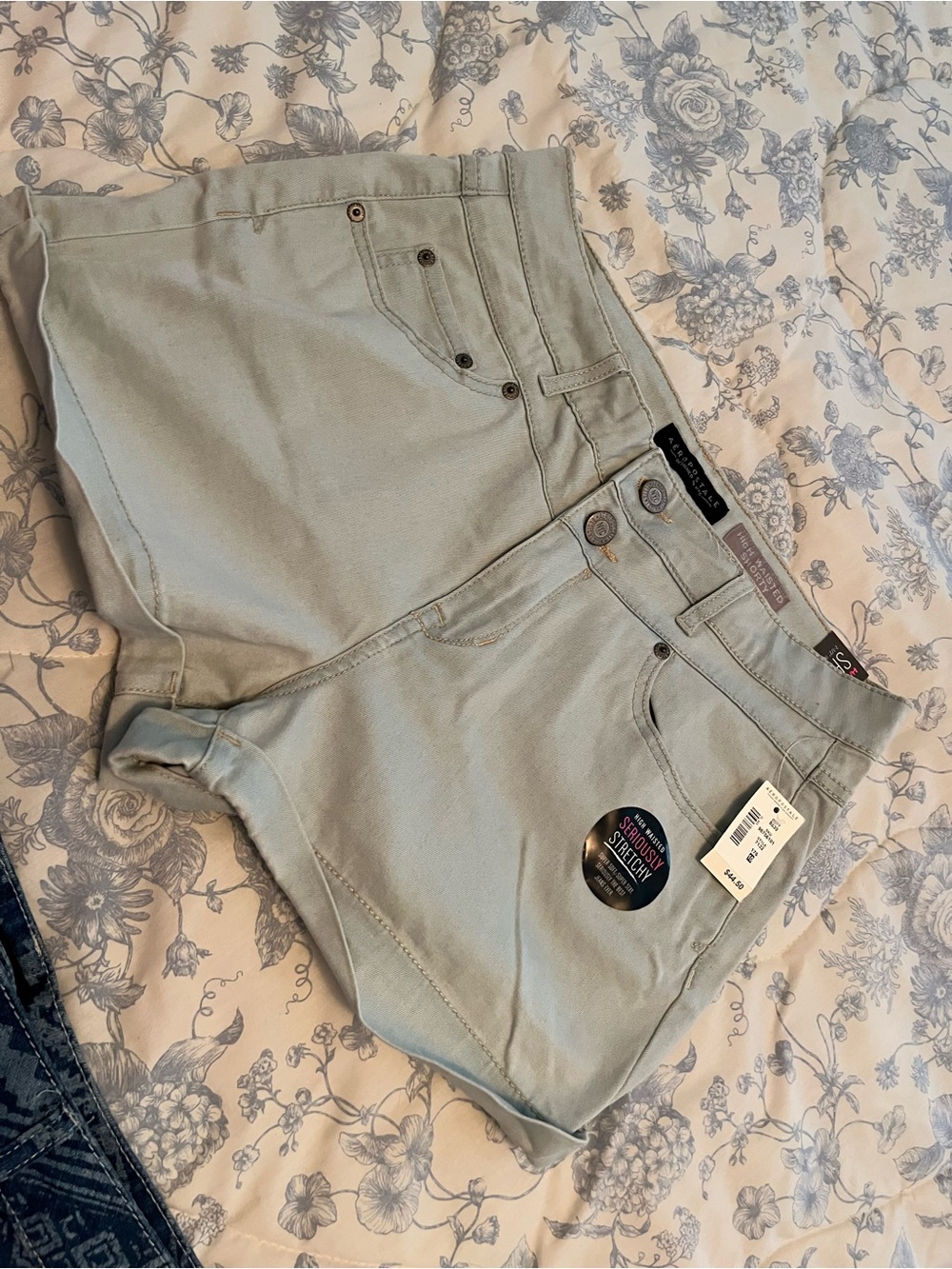 Aeropostale High-Rise Shorty Shorts in Pale Mint
